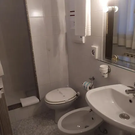 Torre Otel 2*