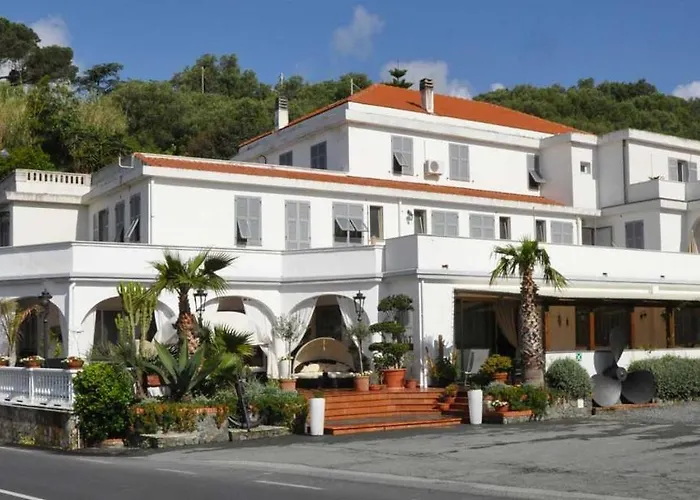 Torre 2* Celle Ligure