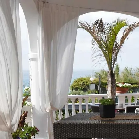 Torre Szálloda Celle Ligure